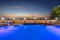 Super 8 by Wyndham Hidalgo/McAllen Area