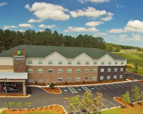 Comfort Inn & Suites Hotels in DeFuniak Springs