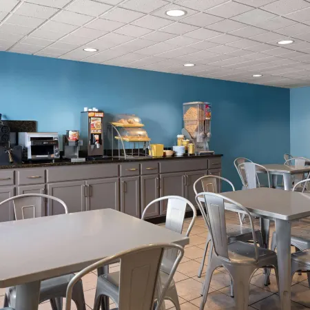 Days Inn by Wyndham Neenah