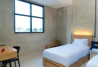 Behomy Crown Tangerang Hotels in Tangerang