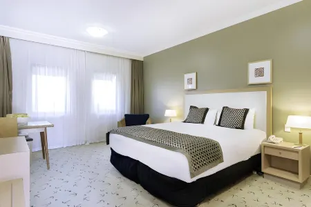 Rydges Kalgoorlie, an EVT hotel Отели в г. Калгурли