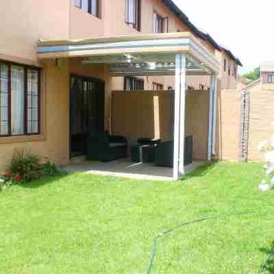 Cozy 3 Bed Duplex ,sleeps 6 With Double Bathroom Hotel Exterior