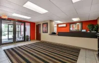 Extended Stay America Suites - Chicago - Burr Ridge - Parkplatz