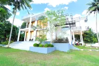 The Villa Close to Surf Beach and Galle Fort Hotel di 
