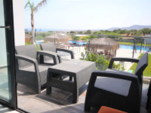 B1-14 Crystal Bay Retreat -  Pool View Apartment