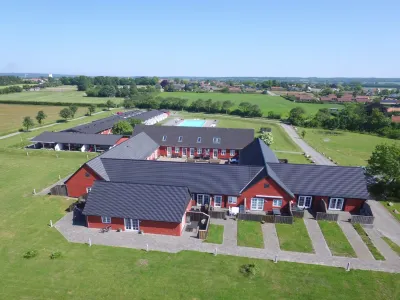 "Esbern" - 6km from the Sea