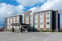Comfort Inn & Suites Hotels near Goderich BIA Farmers' Market