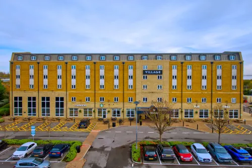 Village Hotel Hull - parking
