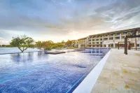 Royalton Negril, An Autograph Collection All-Inclusive Resort - รีสอร์ท