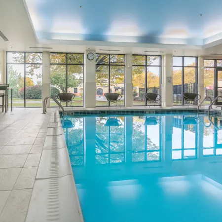 Courtyard by Marriott West Springfield Отели рядом с достопримечательностью «Арена и конференц-центр «Массмучуал Сентер»»