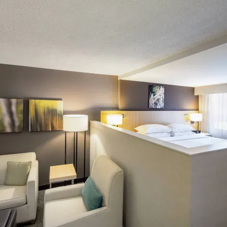Delta Hotels Winnipeg Отели рядом с достопримечательностью «Спортивный комплекс «Белл МТС Плэйс»»