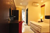 ANAND BHAWAN Hotel dekat Jamali Kamali