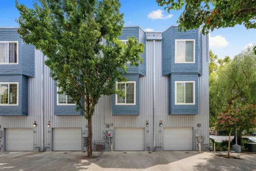 Welcome to the Capital! 2 Bed 2 Bathroom, Loft-style townhome in West Sacramento