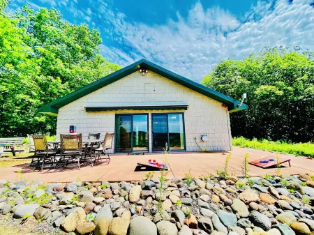 Private Hilltop Cabin with Big Valley Views and Atv Trails Access Отели в г. Бейвью