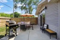 Grand Retreat/5 Bedrooms/Game Room