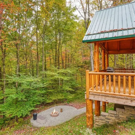 Honey Bear Cabin at Trickle Creek in Hocking Hills
