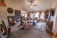 Anaconda Chalet - Ski Discovery, Golfing, Fishing, Mountains and incredible view
