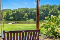 Tranquil Tellico Lakefront Retreat -- Kayaks! Private Dock!