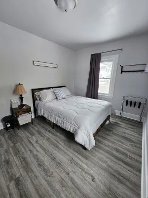 Becky's Bee Hive, Clean, Cozy, Affordable and Family Friendly!