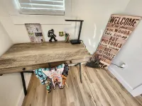 Millstone Cottage Hotels in Johnson County