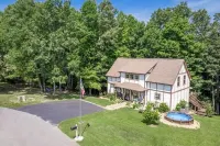 Center Hill Lake - 4 Bedroom, 2 Bath, Pool, Bonus Rm & Deck - 1 Hr to Nashville
