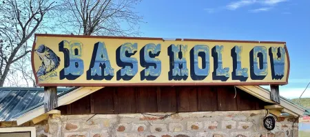 Lake front weekend getaway cabin #9