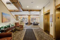 Luxury Condo @ Resort Base: Views, Pool, Hot Tub, Sauna, Gym, Bike & Hike