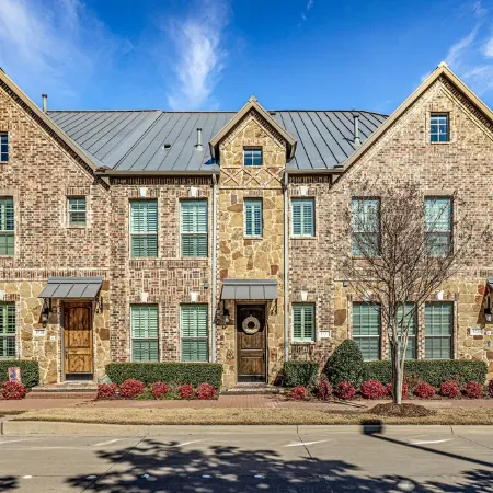 "New" Luxury & Highly furnished upscale w Patio, Garage & fireplace.