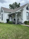 Charming 3-bedroom house with WiFi, Smart TVS and AC in lovely Noblesville