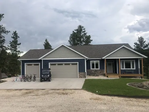 Spacious home with Hot Tub, bikes, fire pit, pool table and more!!