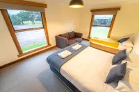 Farm House Accommodation Northern end of the Bay of Fires 5 mins from Mt Willian