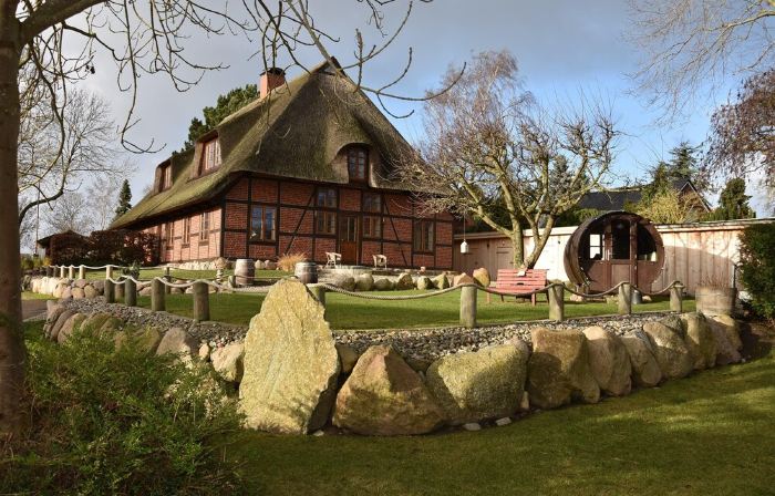 Dannauer Reetkate Near Weissenhäuser Strand. Bike-Friendly, Close to the Baltic Sea!