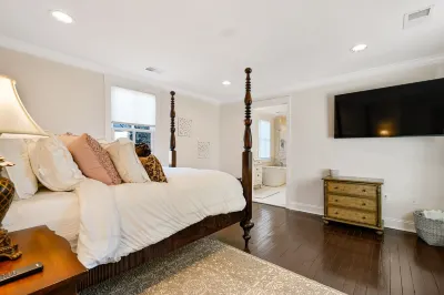 Royal Heritage Home @ Historic Leesburg 利斯堡角名牌折扣購物中心附近的飯店