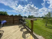 Country Home Villa + PRIVATE POOL & Guest House <1 mile to downtown Port Clinton Hotel di 