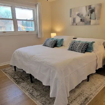Stunning and Completely Remodeled Ranch Home! Walk to Downtown & Marina!