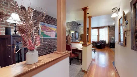 PROMO 15% WEEKLY/45% MONTHLY DISCOUNTTacoma's Theater Dist. High-End Condos.