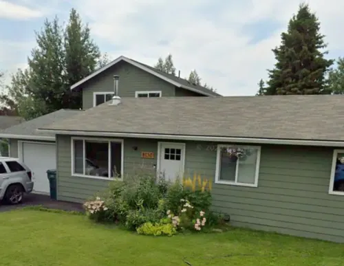 Cozy City Stay - 3bdrm near Airport