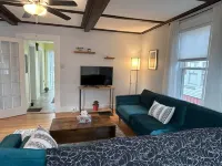 Cozy two bedroom house in the heart of Gloucester