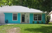 Quiet Neighborhood 10 Minutes from the Beach and Minutes from Great Eats - 2-Star