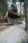 Modified A Frame Cabin.King bed. Only mins. from Ski Cloudcroft and the village.