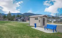 Large Cottage Near Downtown, Beach & Skiing #116