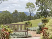 Valley View Cottage & Acres Hunter Valley Wine Region Hotels in Lovedale