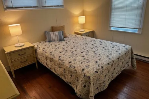 2nd-floor, 4-bedroom home, 1 block from beach in Ocean City, NJ