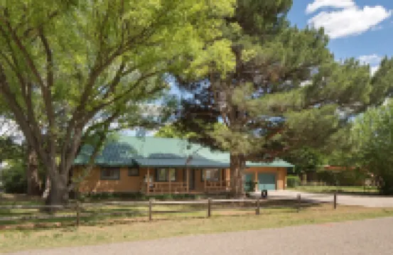 Log Cabin 20 min from Sedona