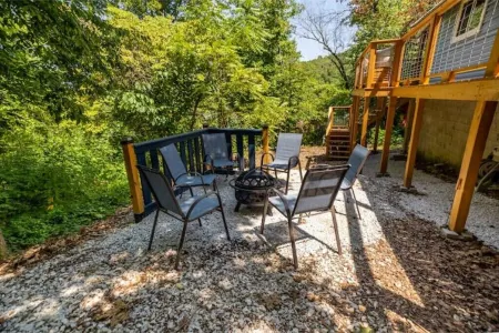 Modern, Pet-Friendly Chalet-Scenic Newton County, Harrison, Buffalo Nat'l River