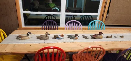 Cozy home with great fishing from dock.Peaceful and Private with nature trails. Отели в г. Юнион Пэриш