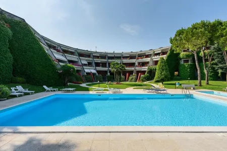 Ai Teatri Apartment - Lake view - terrace - WiFi Отели рядом со станцией Desenzano - Via Gramsci, 13