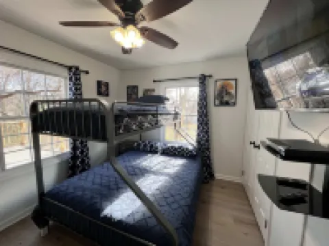 North of Gastonia Cute Cottage w/ Comfort & Style