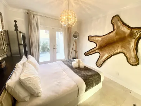 Relax with whole family at peaceful place and enjoy easy access to everything. Отели в г. Редондо-Бич