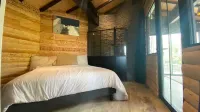 LUXURY LODGE